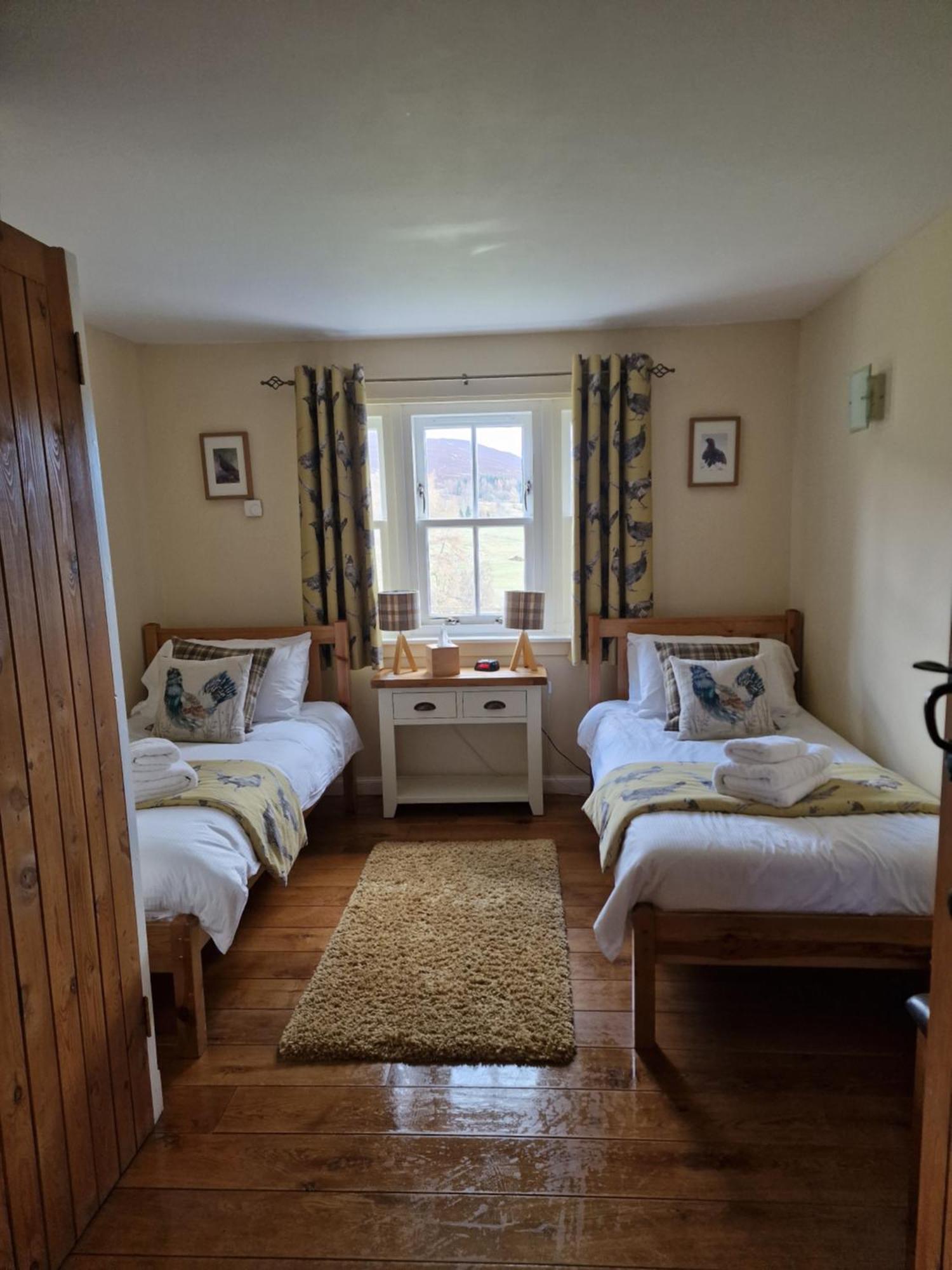 Dalnoid Cottages & Treehouses Nr Glenshee Esterno foto