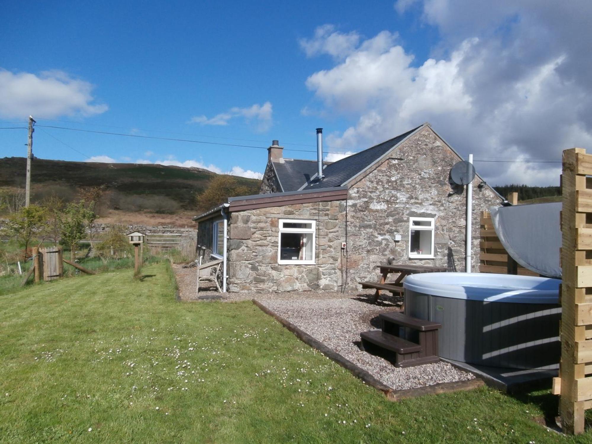 Dalnoid Cottages & Treehouses Nr Glenshee Esterno foto